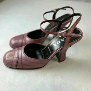 Prada 🔥🔥Capretto Fume Petalo Decorative Stitch Mary Jane Pump Chunky Flair